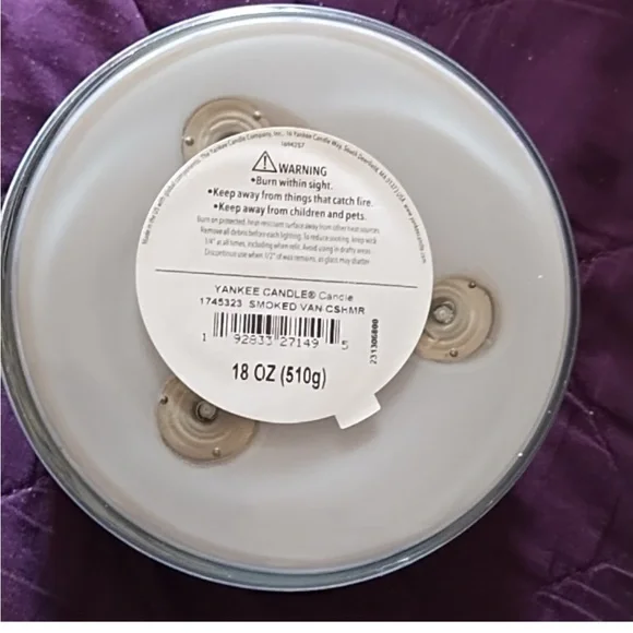 Yankee Candle White and Blue Scented Candle - discontinued - Picture 4 of 4